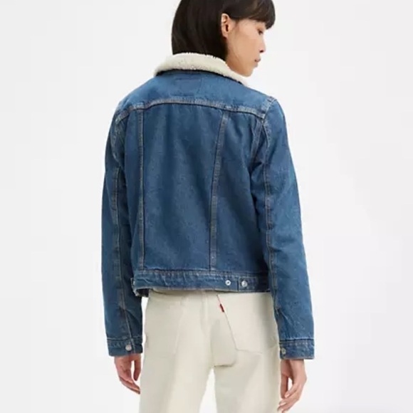 LEVI’S Original Sherpa Trucker Jacket - Picture 2 of 8